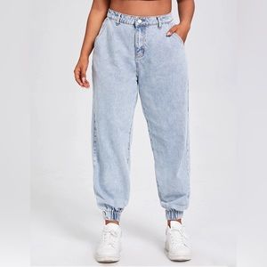 light wash high rise, curvy jogger jeans